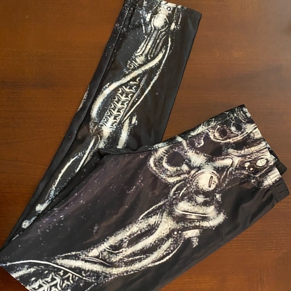 SKELETON bones leggings size1? Best fit xs/small - Picture 4 of 5